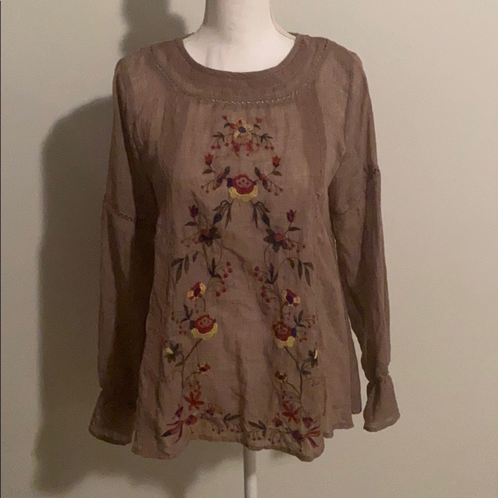 Umgee Shirt- size M NWOT